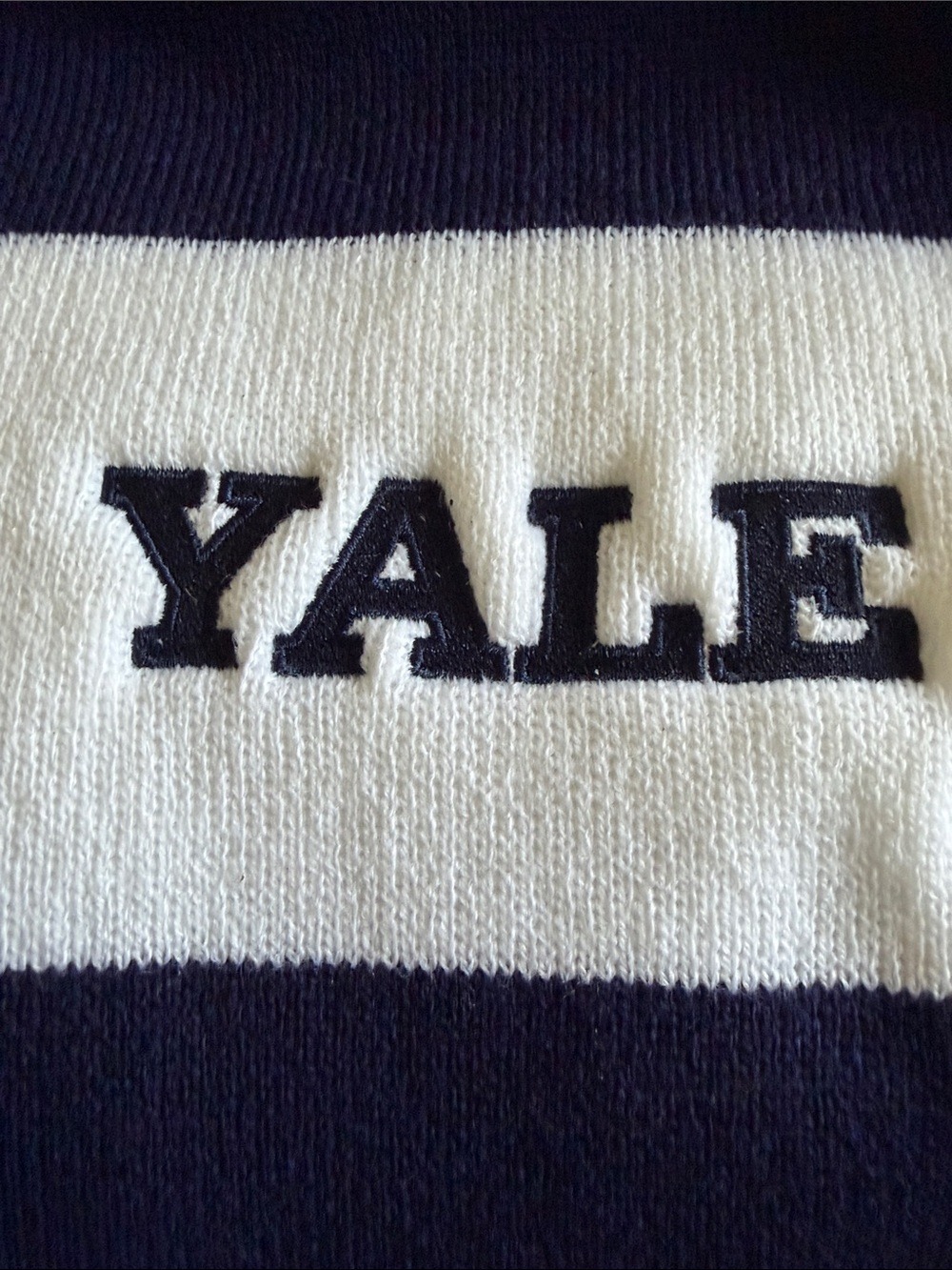 Yale University Classic Navy Blue Baseball Cap & Navy White Stripe Scarf Set - Picture 4 of 9